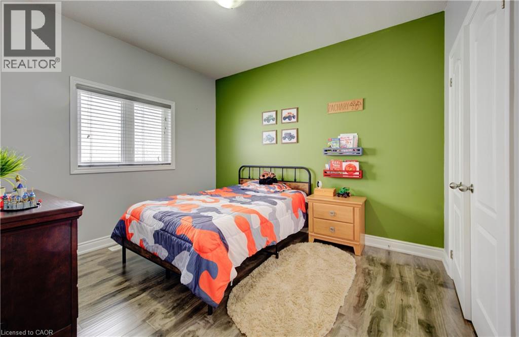 Photo 29 of 40 Fraserwood Court, Cambridge ON