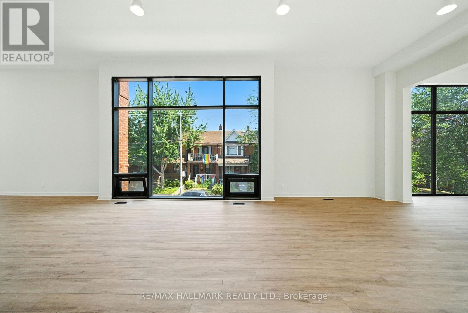 Photo 7 of 1 170 Perth Avenue, Toronto ON