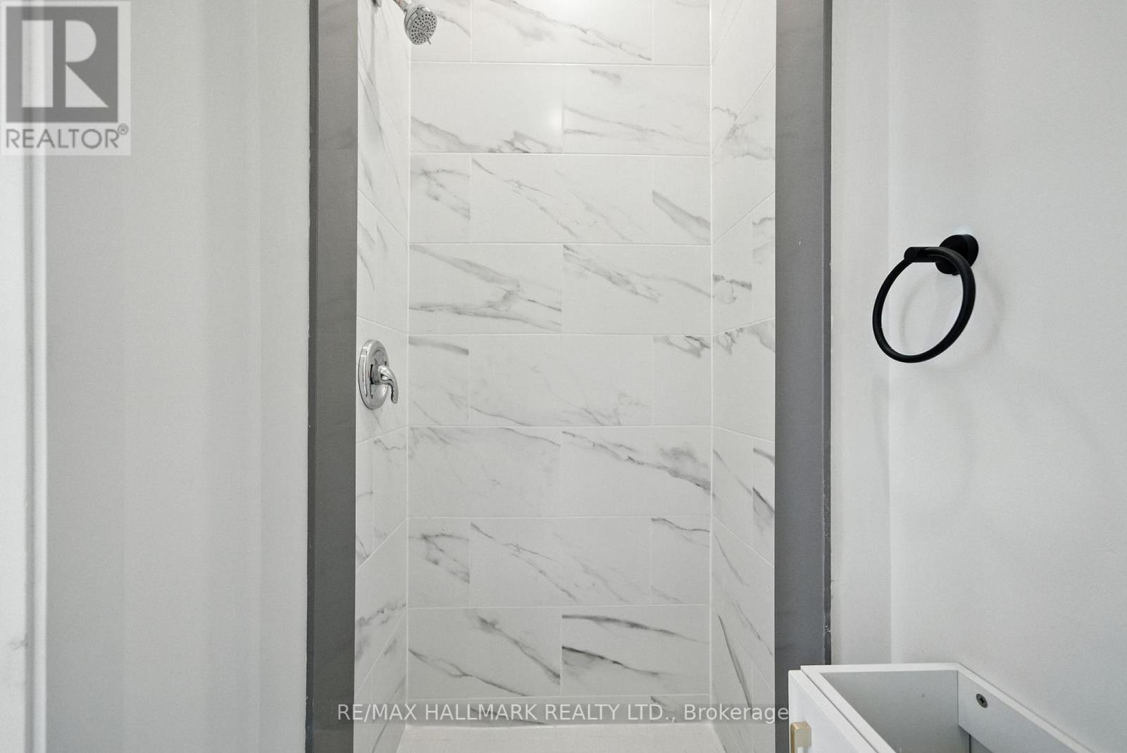 Photo 9 of 1 170 Perth Avenue, Toronto ON