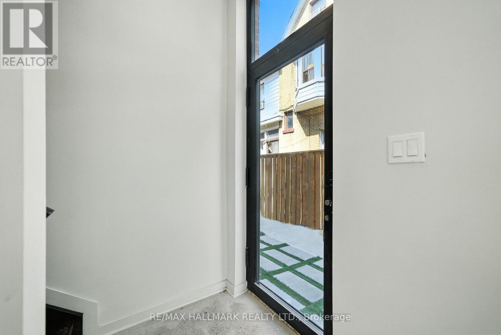Photo 30 of 1 170 Perth Avenue, Toronto ON