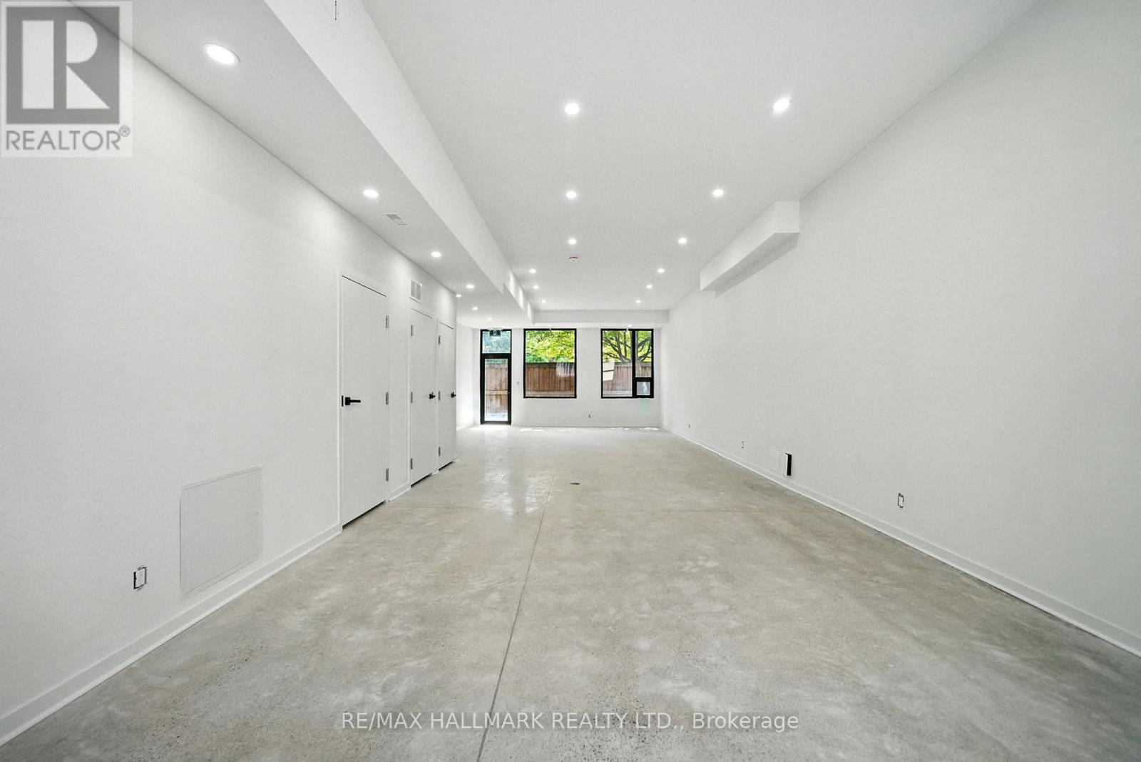 Photo 7 of 2 170 Perth Avenue, Toronto ON