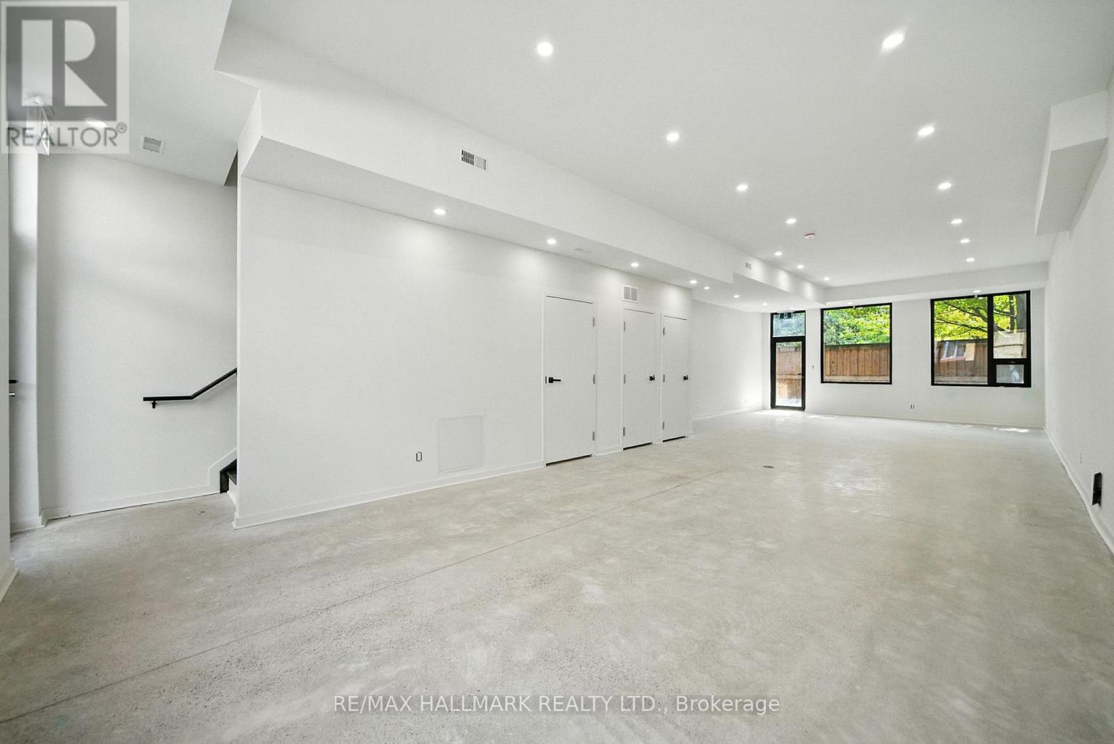 Photo 18 of 2 170 Perth Avenue, Toronto ON