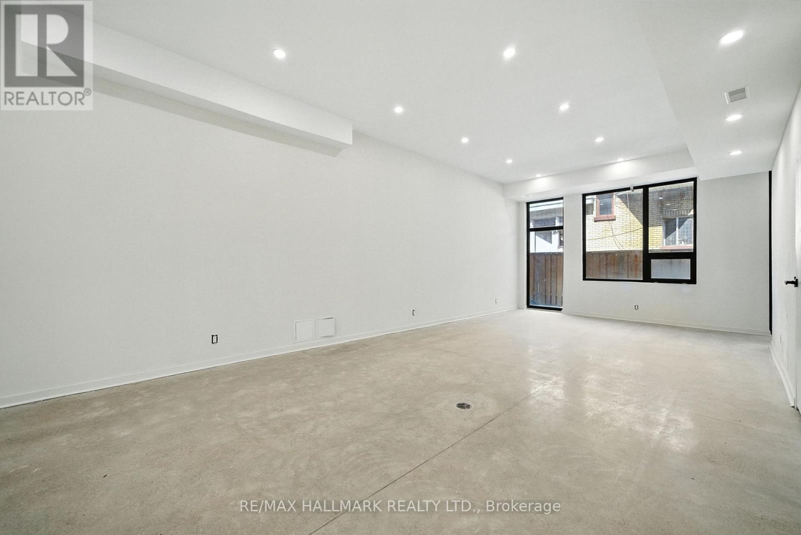 Photo 39 of 3 170 Perth Avenue, Toronto ON