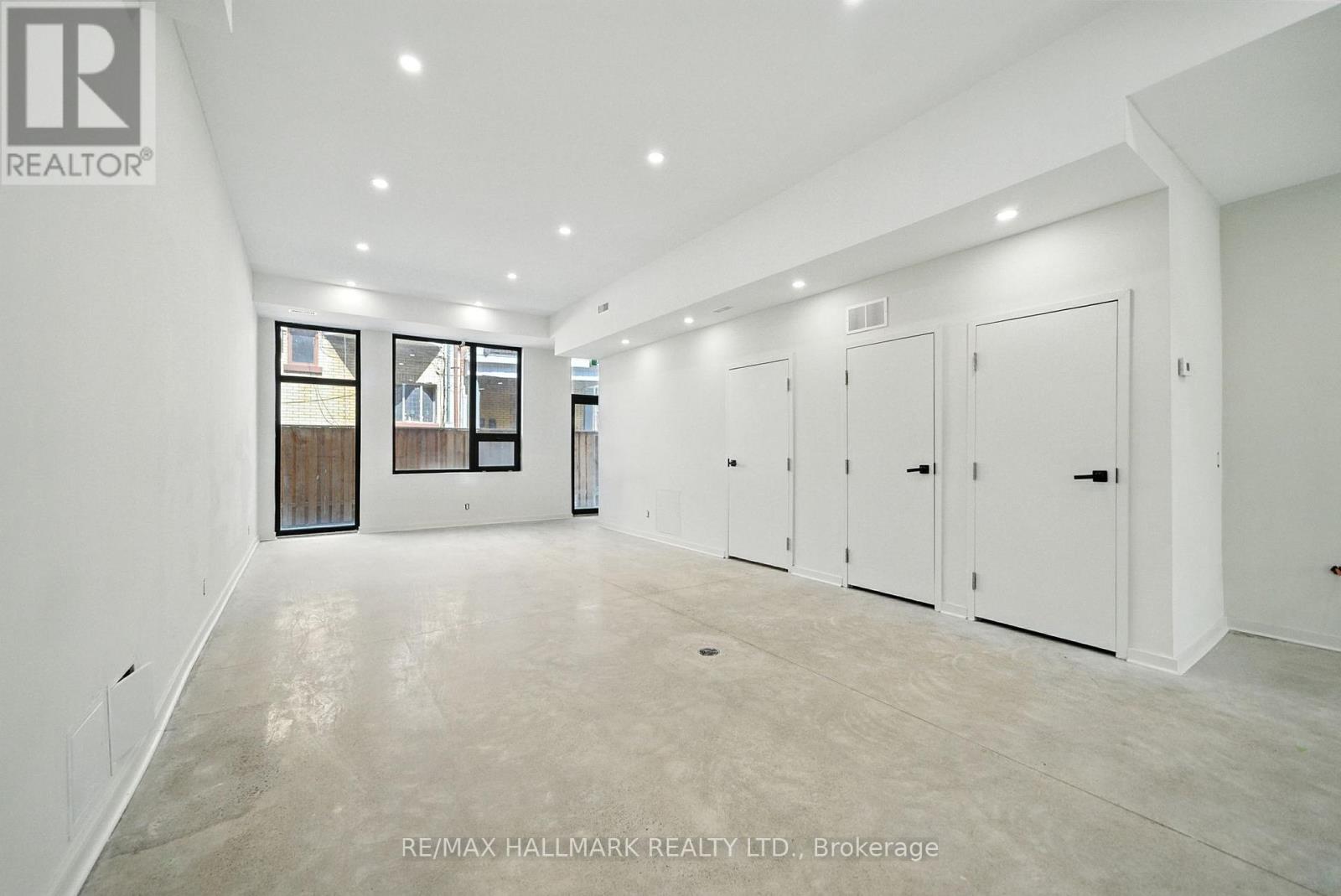 Photo 23 of 3 170 Perth Avenue, Toronto ON