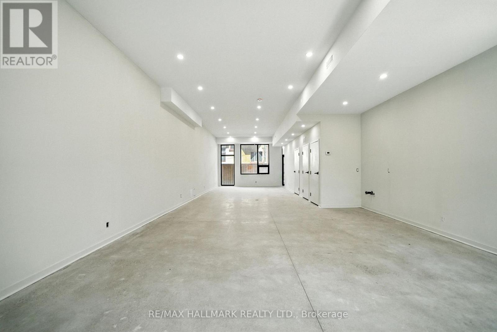 Photo 6 of 3 170 Perth Avenue, Toronto ON