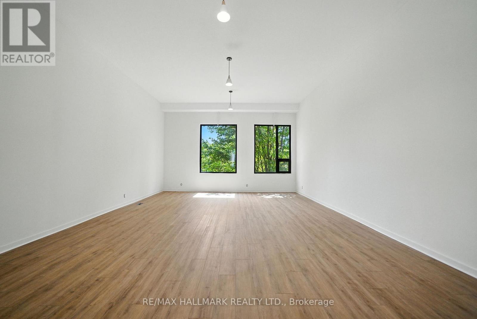 Photo 7 of 3 170 Perth Avenue, Toronto ON