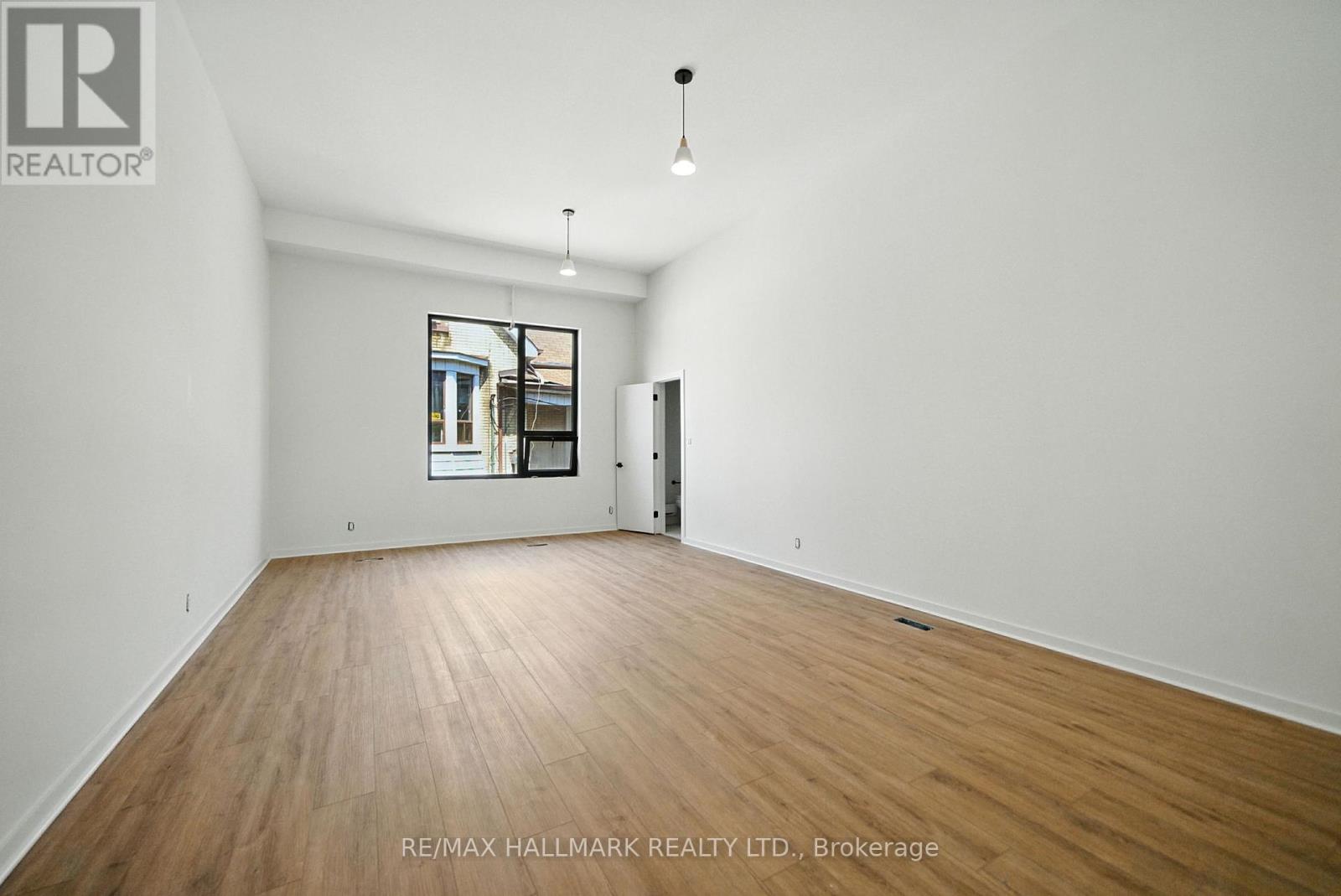 Photo 33 of 3 170 Perth Avenue, Toronto ON