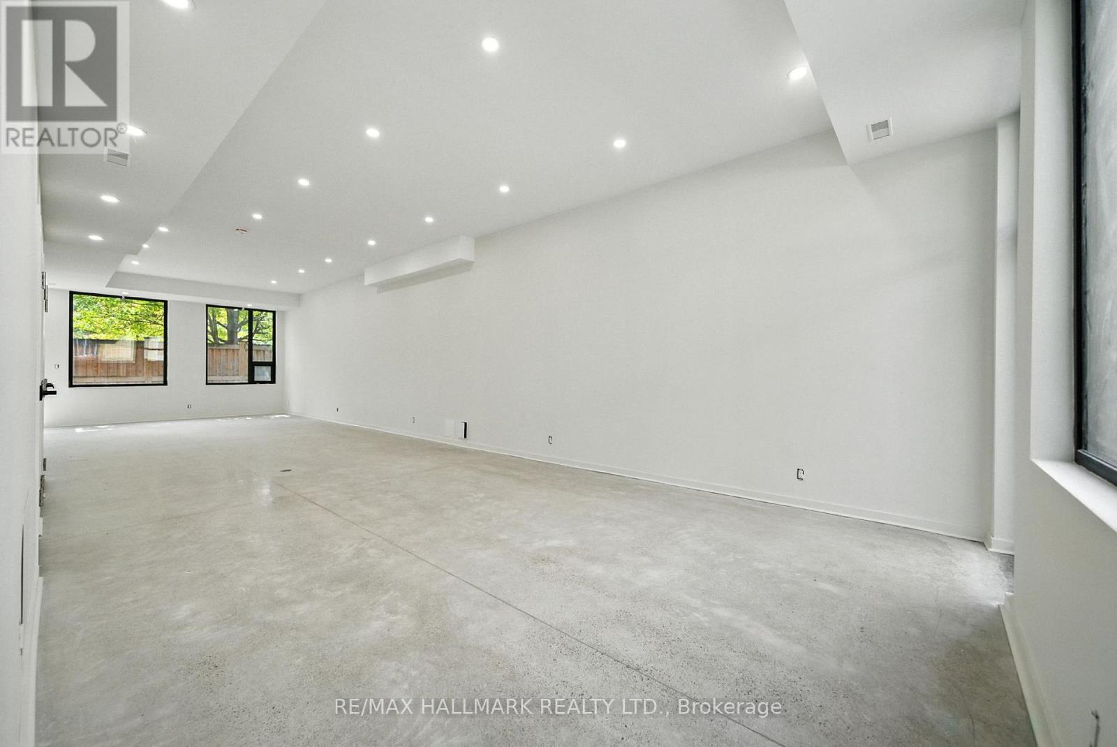 Photo 18 of 3 170 Perth Avenue, Toronto ON