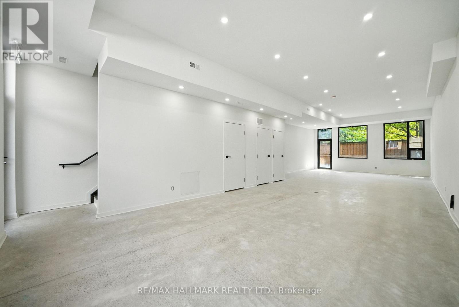 Photo 16 of 4 170 Perth Avenue, Toronto ON