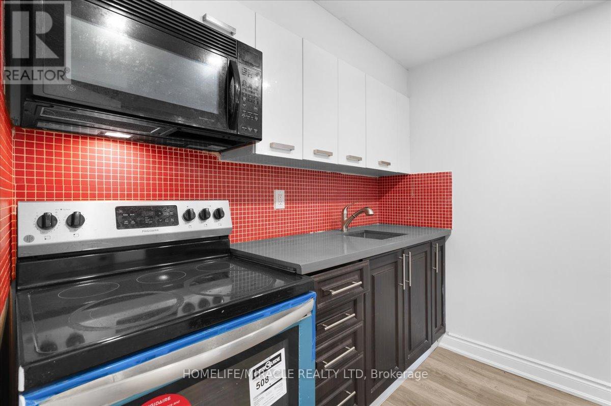 Photo 17 of 41 Horne Drive, Brampton ON