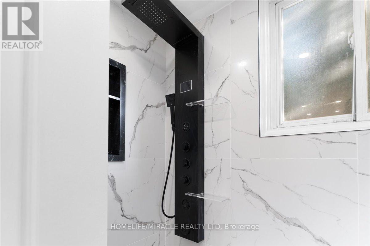 Photo 30 of 41 Horne Drive, Brampton ON