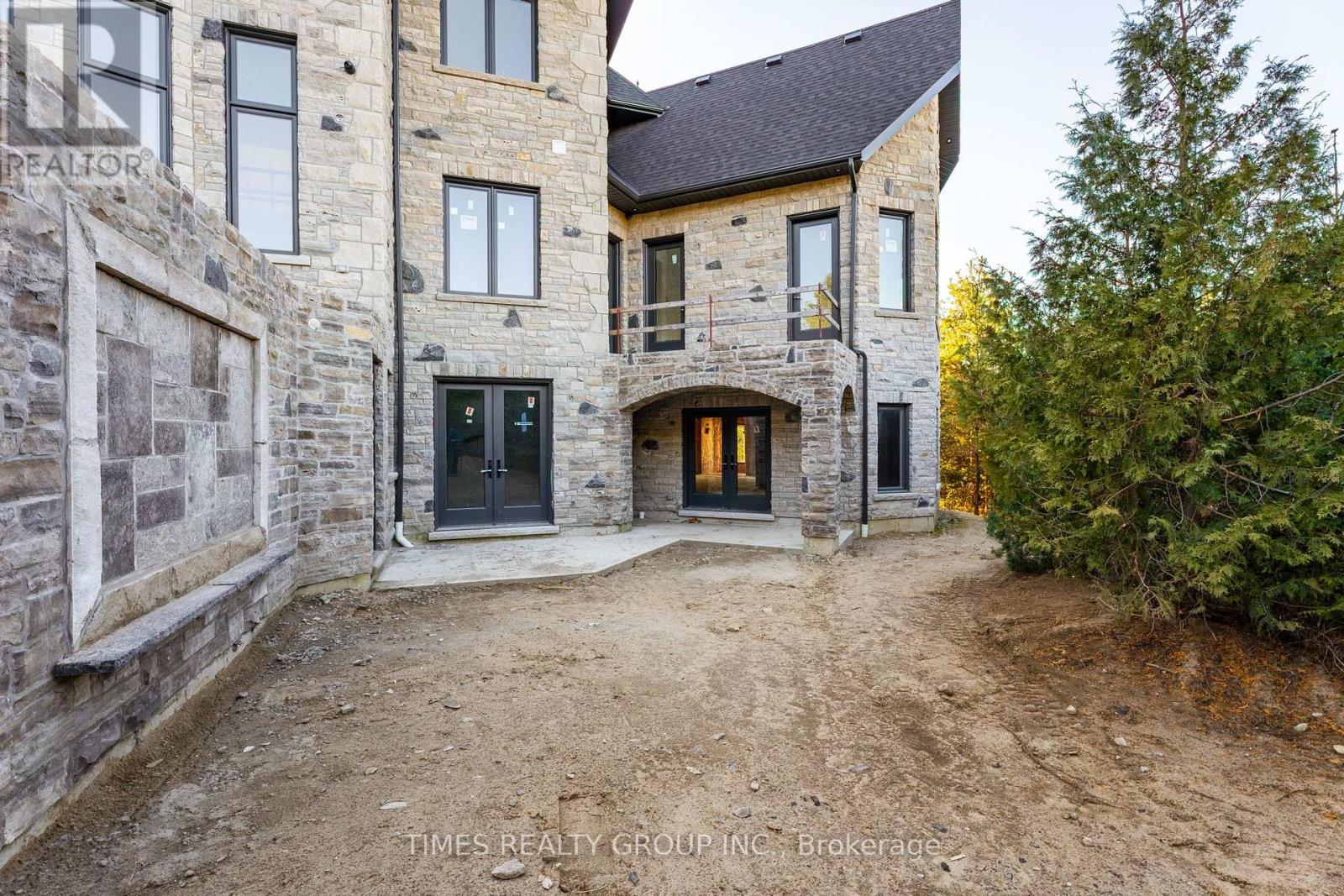 Photo 9 of 17 Edgewild Drive, Caledon ON