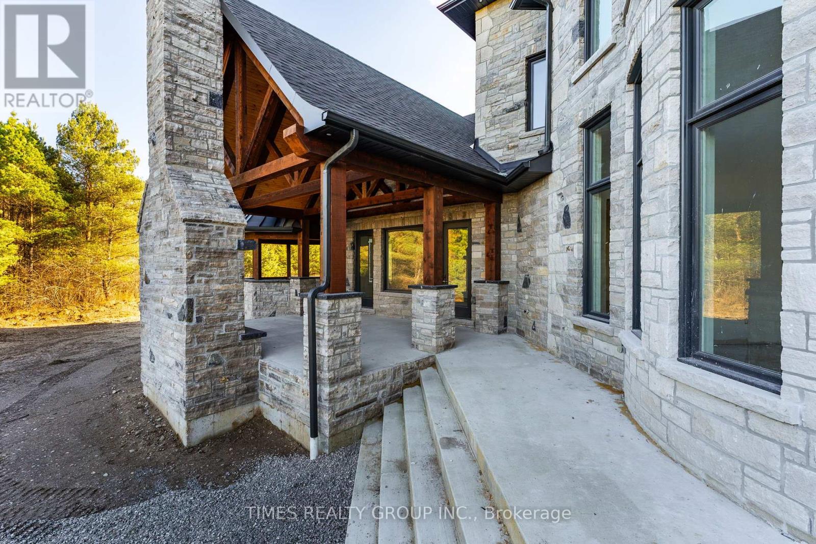 Photo 14 of 17 Edgewild Drive, Caledon ON