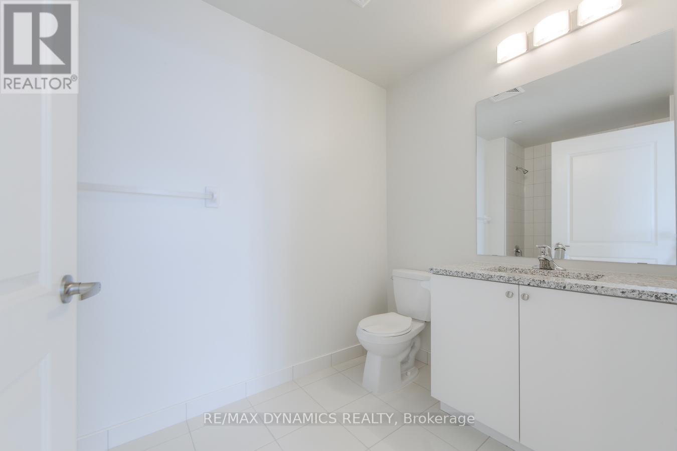 Photo 35 of 5002 38 Annie Craig Drive S, Toronto ON