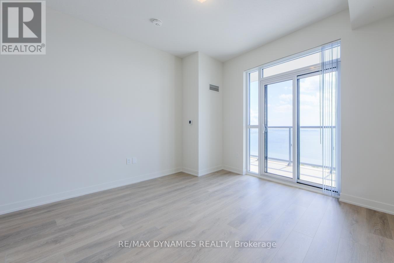 Photo 28 of 5002 38 Annie Craig Drive S, Toronto ON