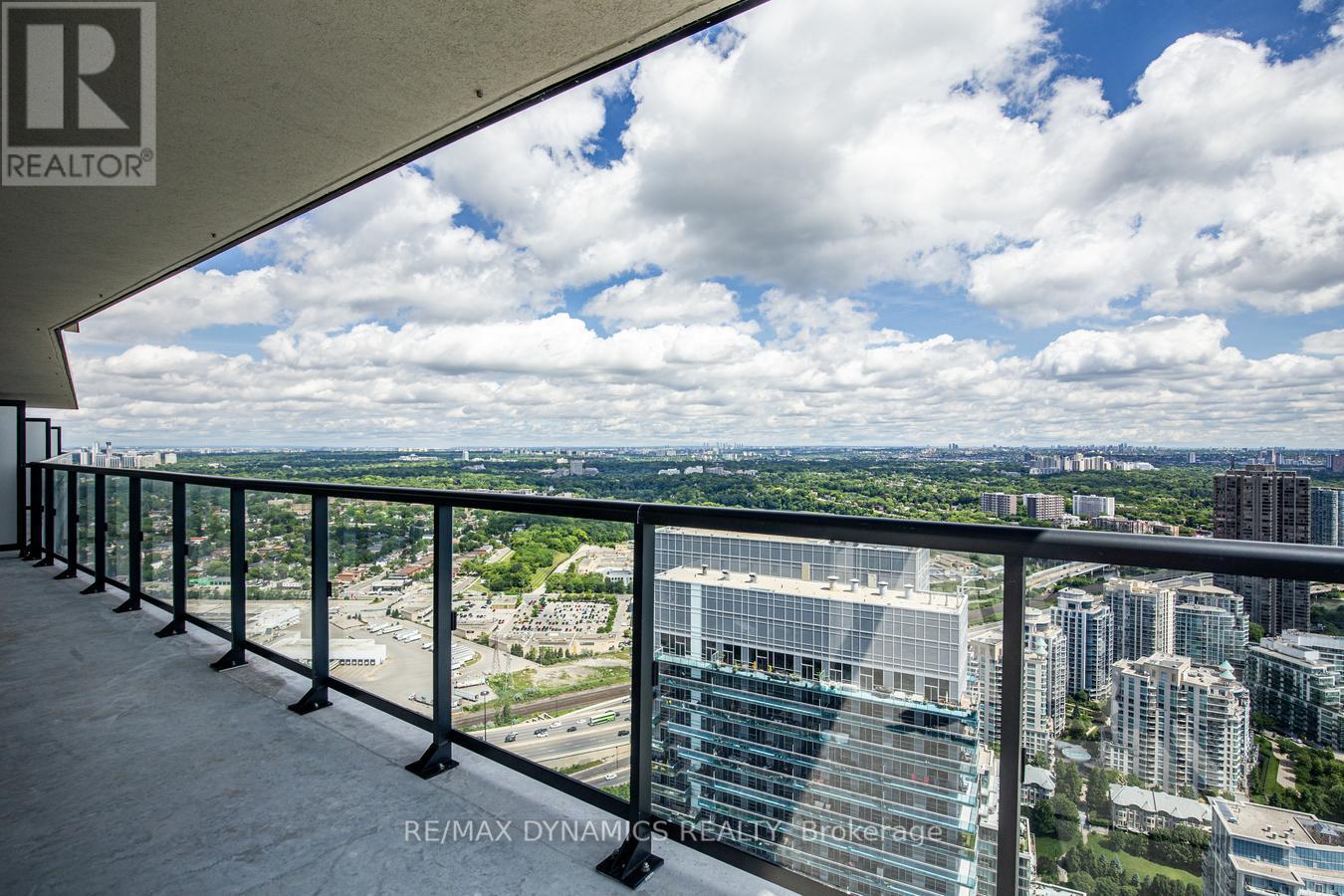 Photo 40 of 5002 38 Annie Craig Drive S, Toronto ON