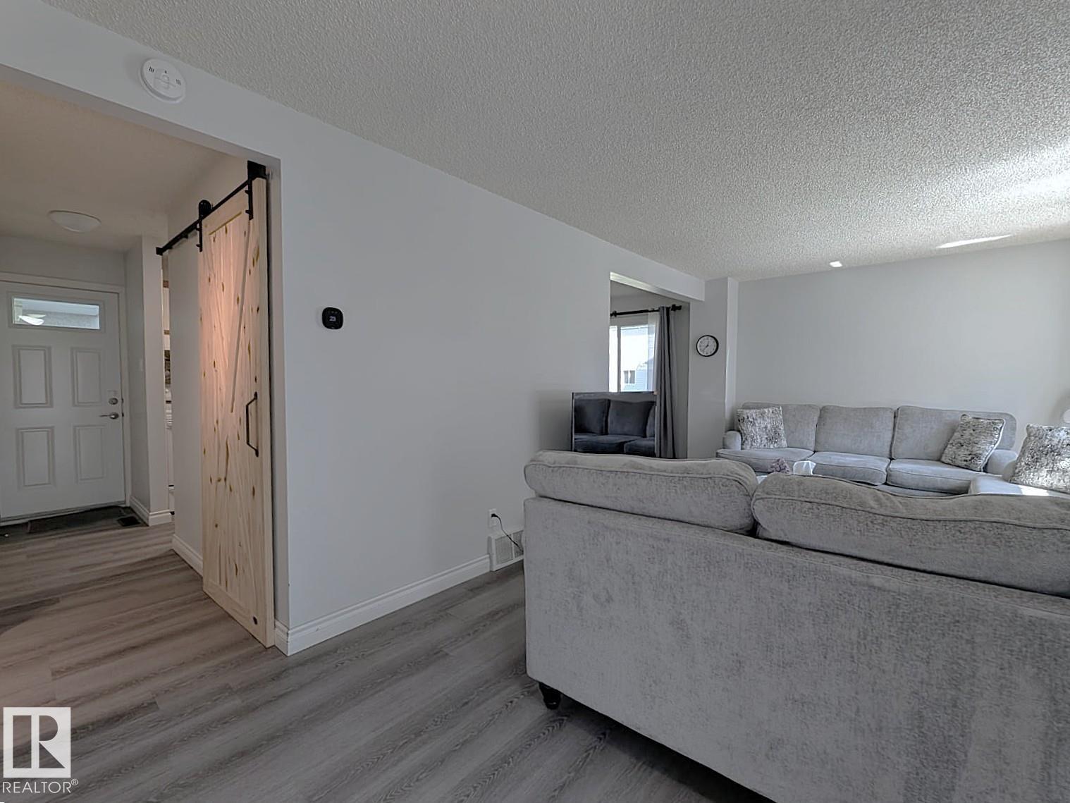 Photo 22 of 61 Mcleod Pl Nw, Edmonton AB