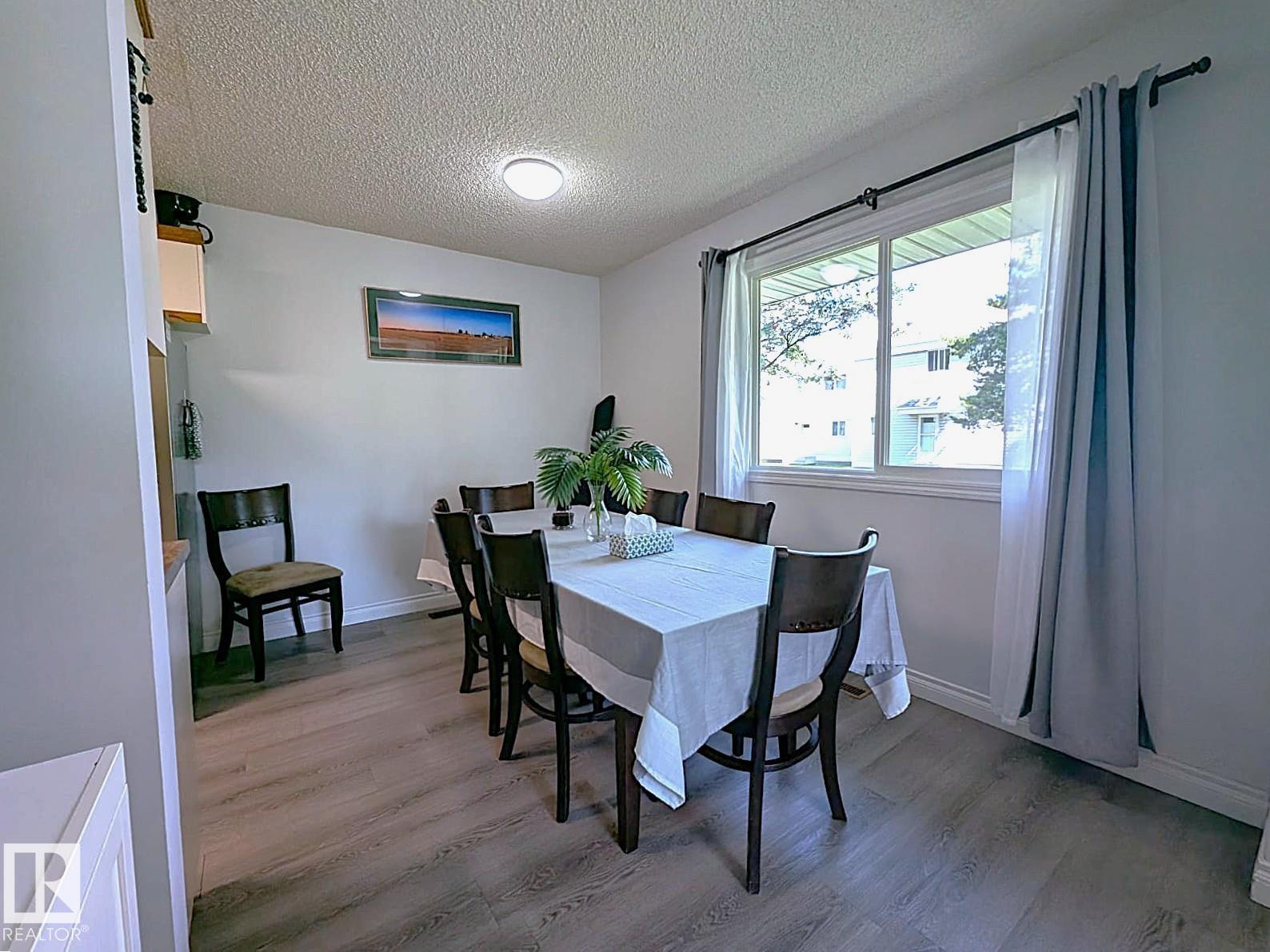 Photo 1 of 61 Mcleod Pl Nw, Edmonton AB