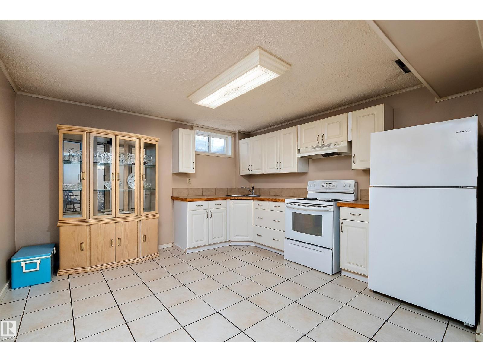 Photo 41 of 3904 53 St, Wetaskiwin AB