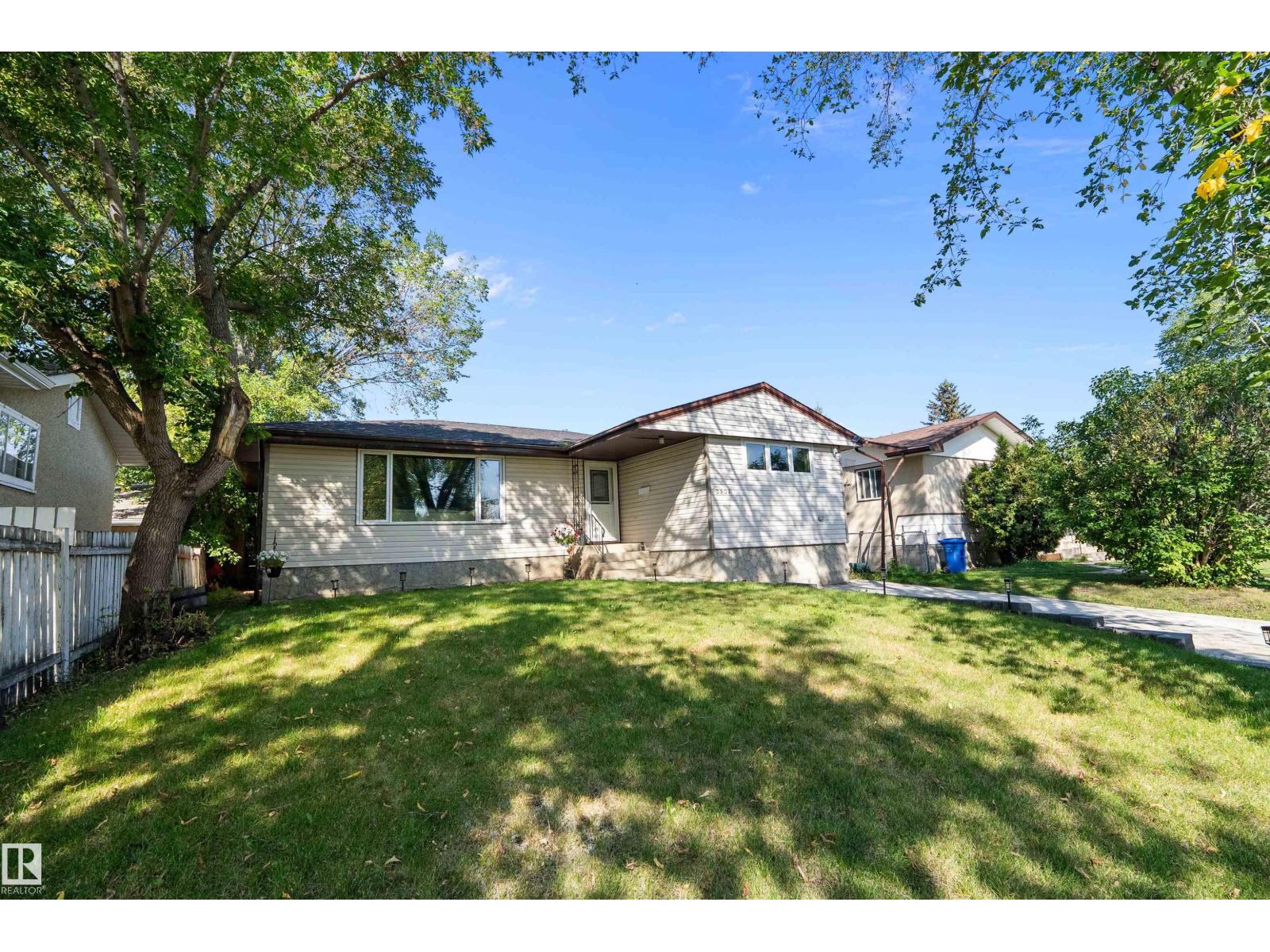 Photo 40 of 3904 53 St, Wetaskiwin AB