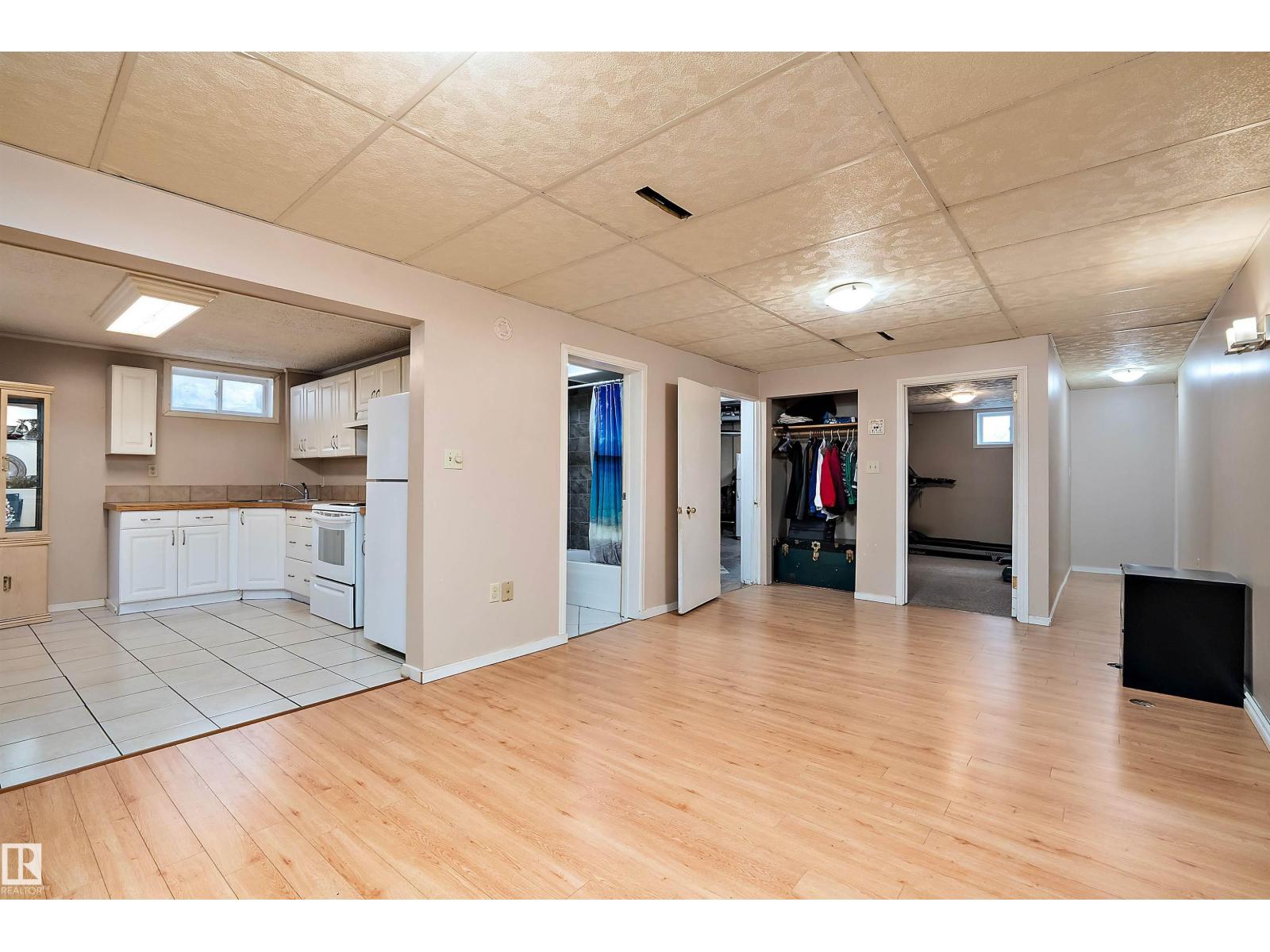 Photo 38 of 3904 53 St, Wetaskiwin AB