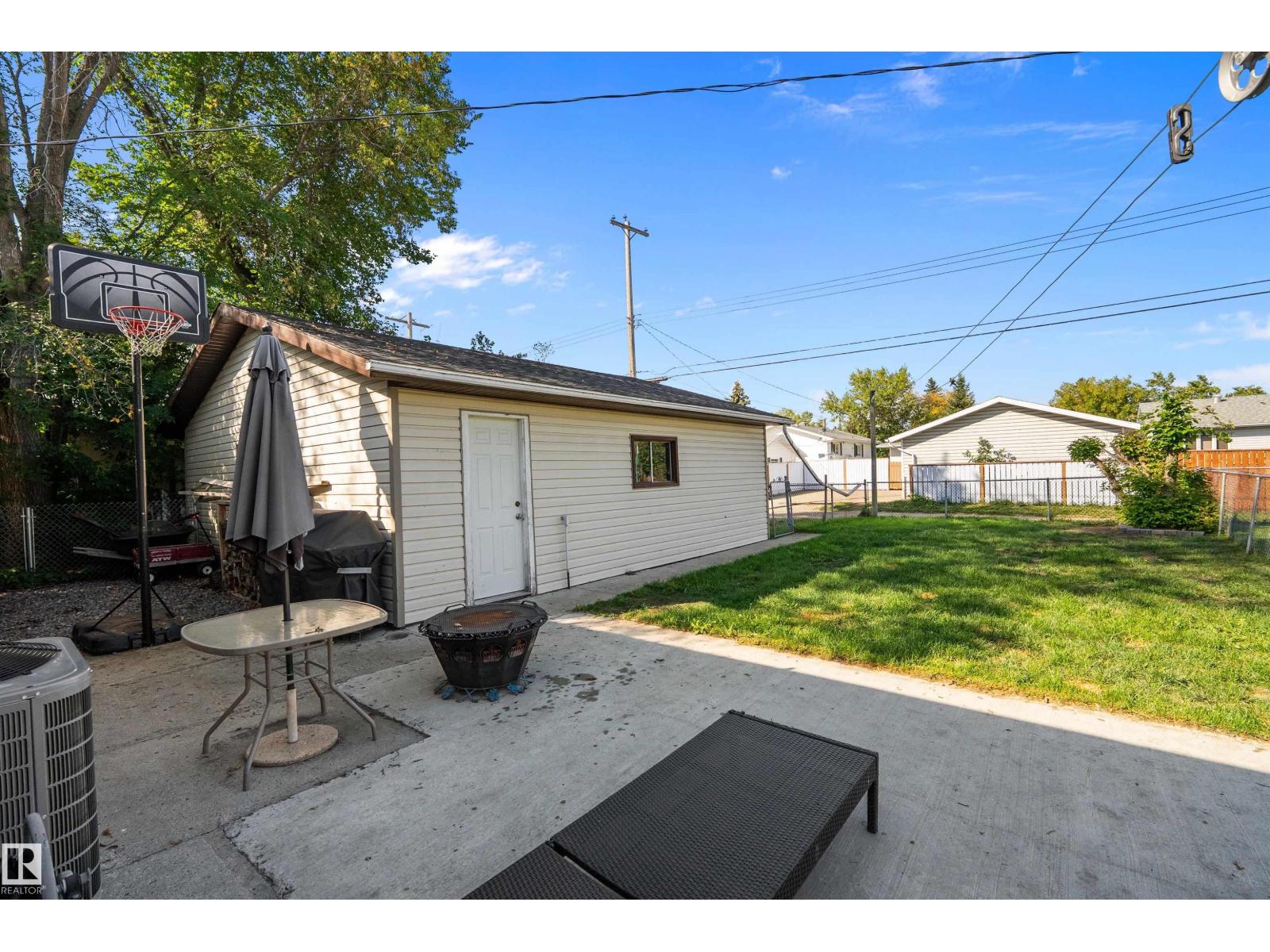 Photo 20 of 3904 53 St, Wetaskiwin AB