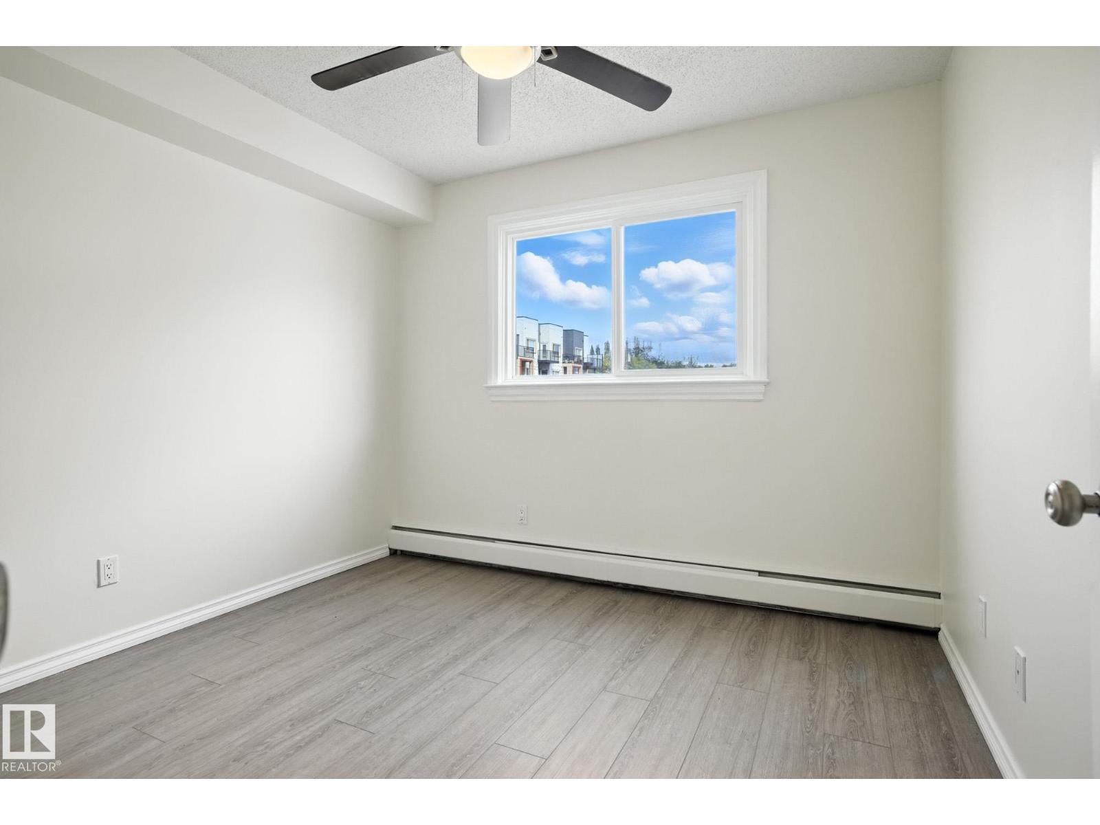 Photo 3 of 306 10160 83 Av Nw, Edmonton AB