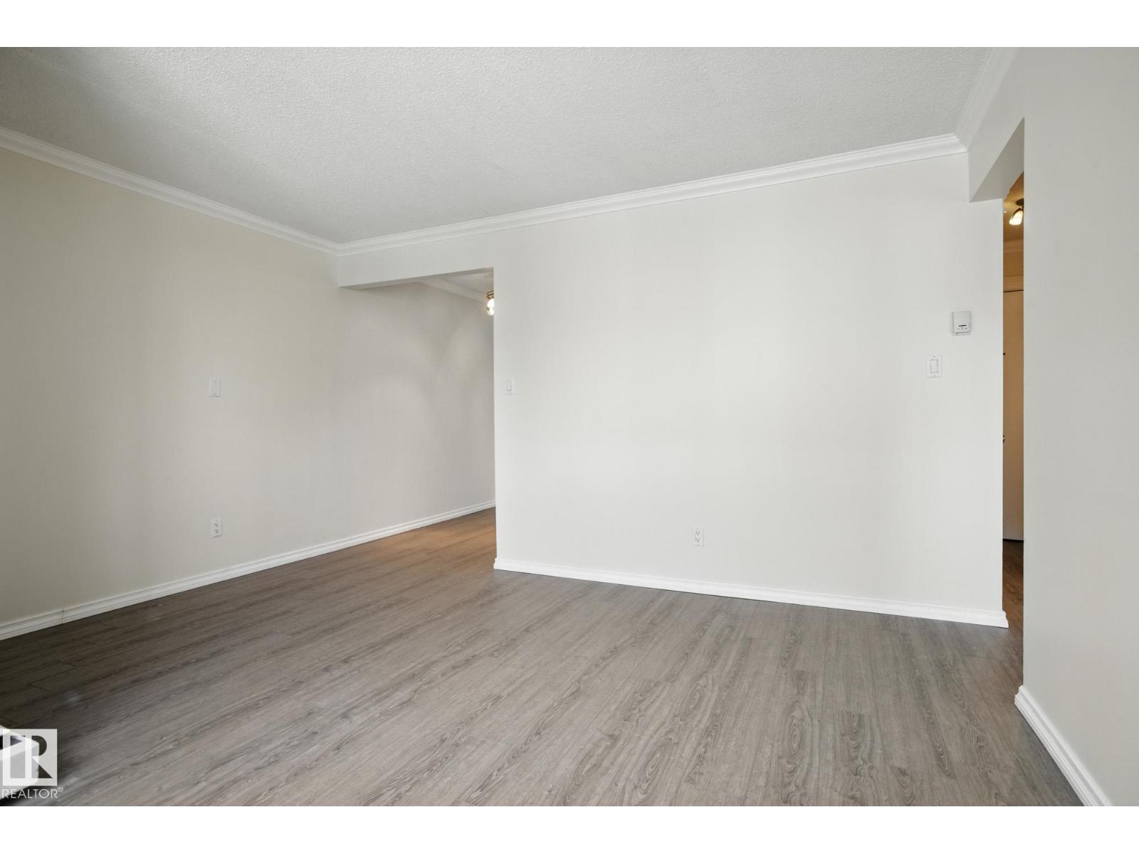 Photo 11 of 306 10160 83 Av Nw, Edmonton AB