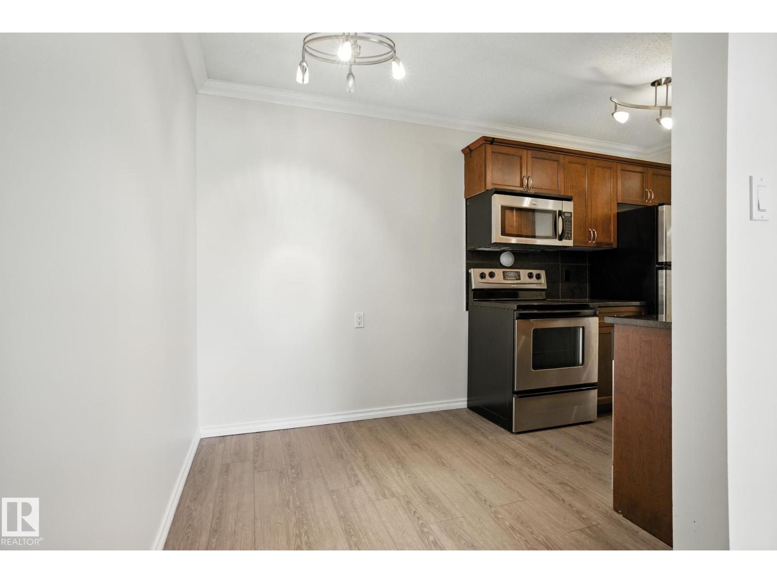 Photo 12 of 306 10160 83 Av Nw, Edmonton AB