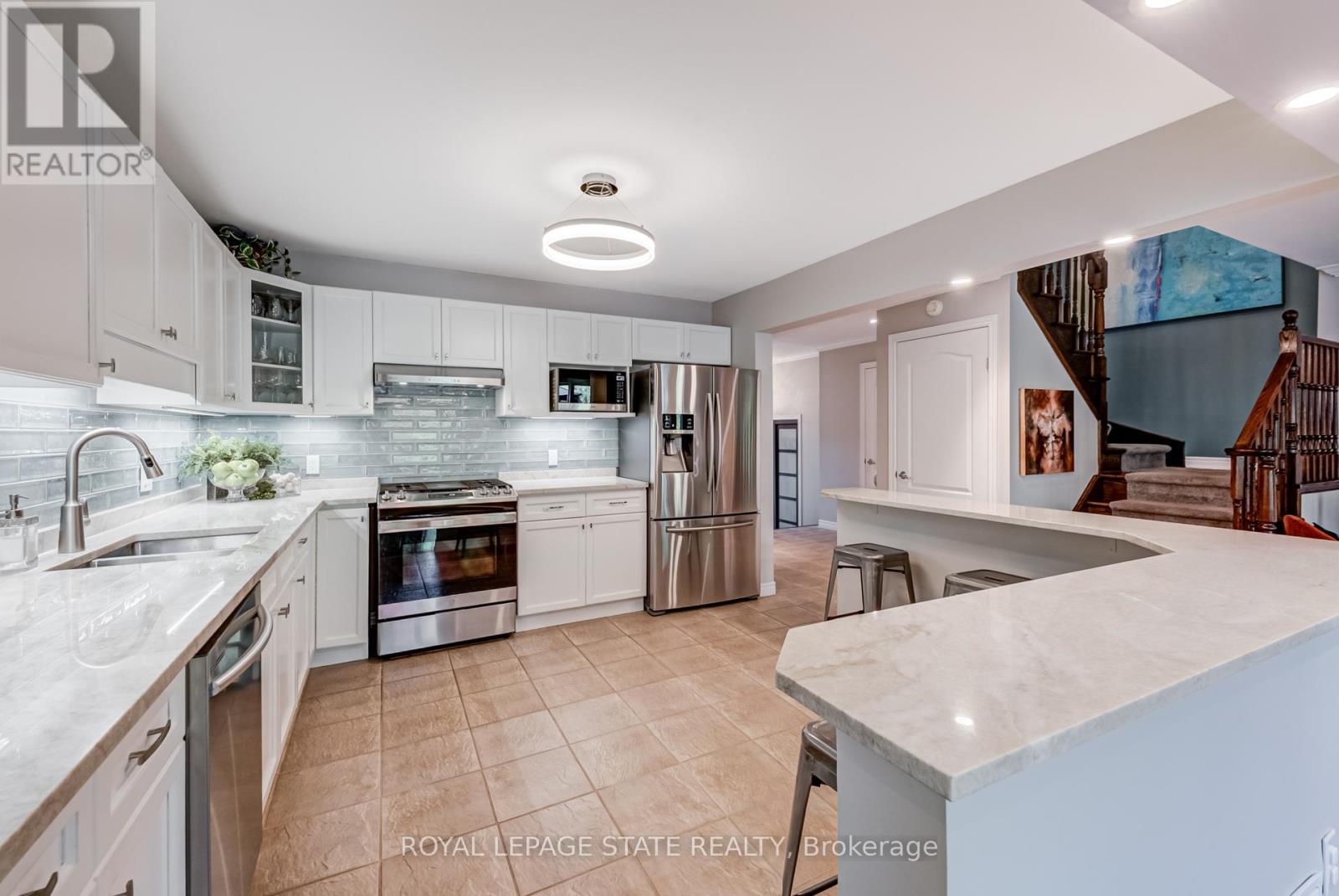 Photo 12 of 1105 Harrogate Drive, Hamilton ON