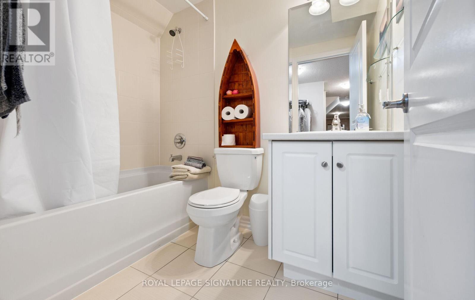 Photo 20 of 54 Cannery Drive, Niagaraonthelake ON