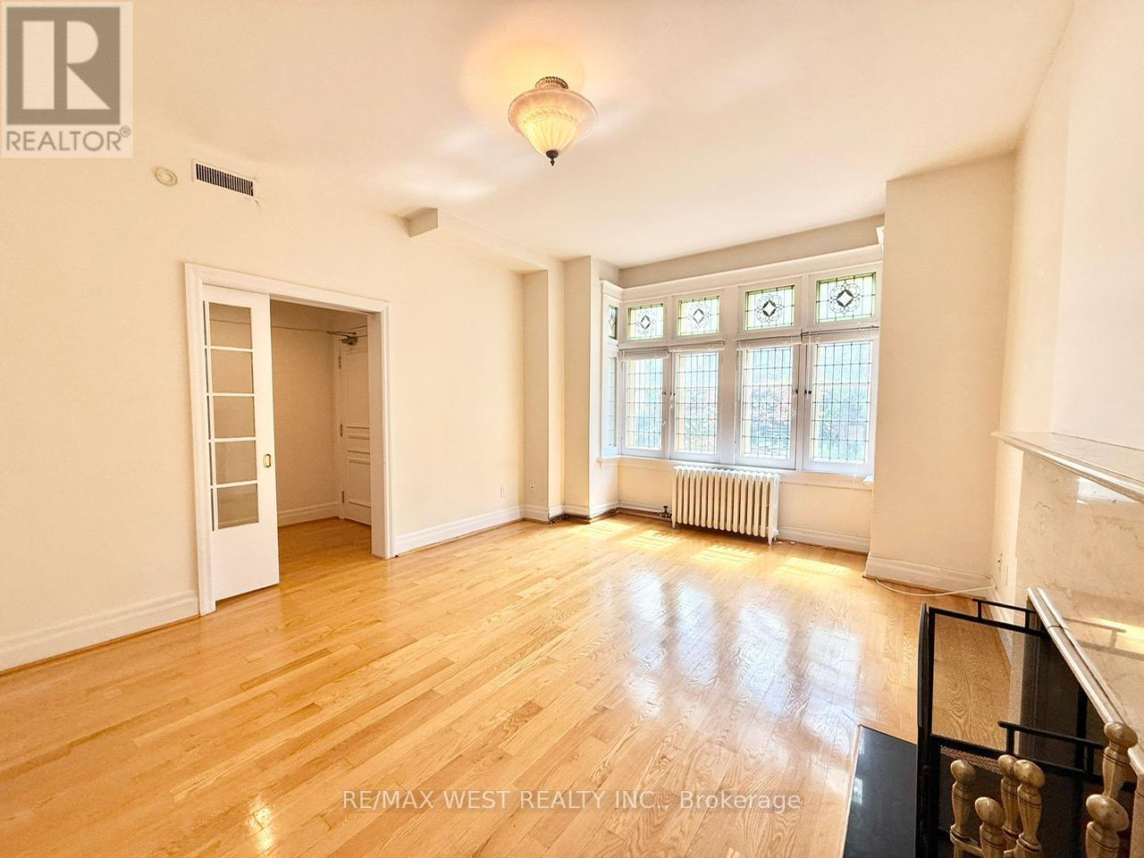 Photo 5 of 1 12 Foxbar Road, Toronto ON