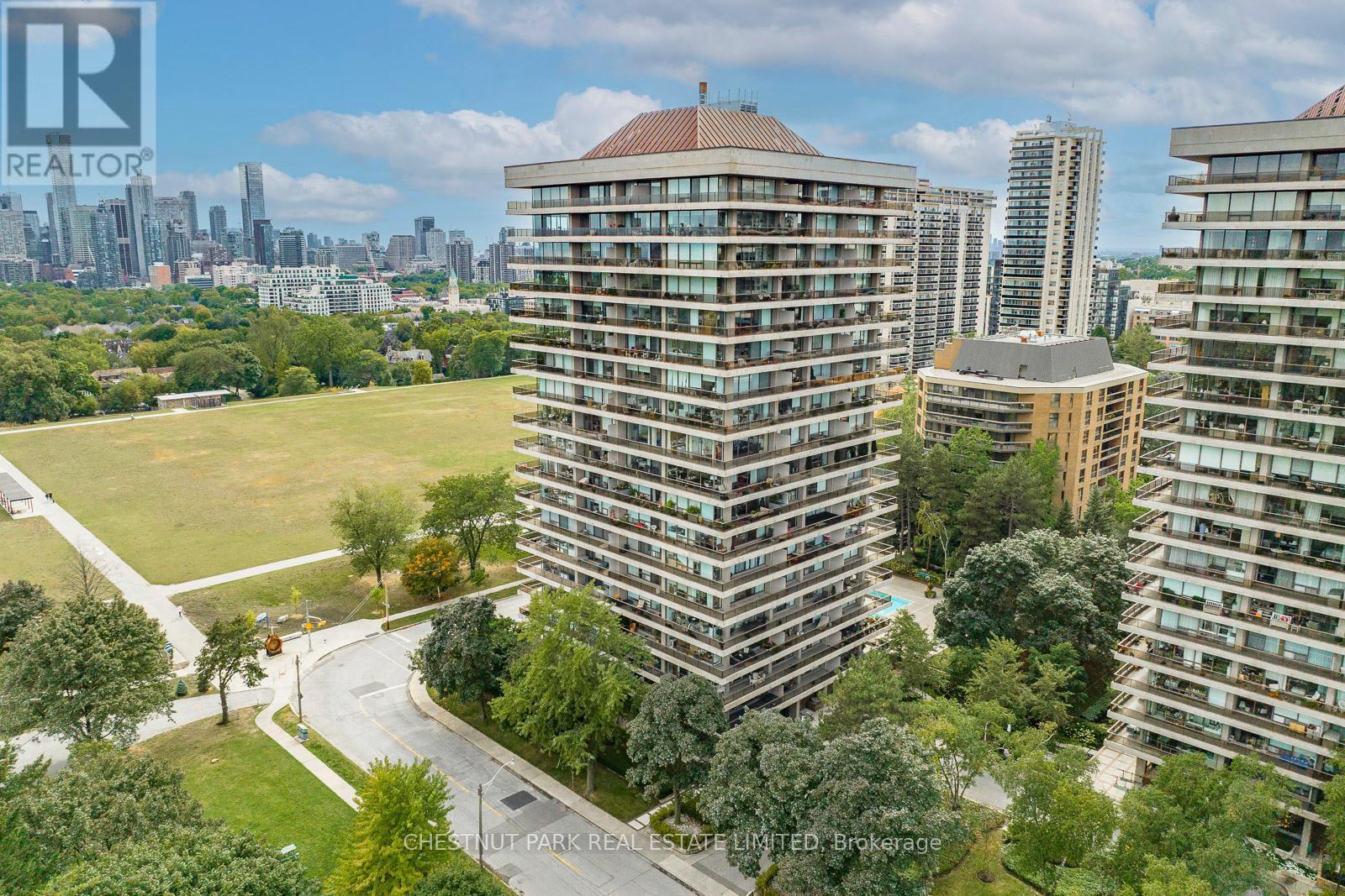 Photo 3 of 704 05 10 Avoca Avenue, Toronto ON