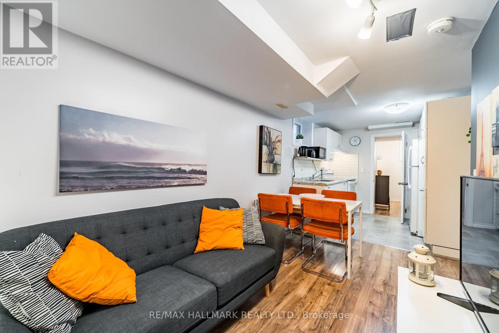 Photo 2 of 4 14 Innes Avenue, Toronto ON