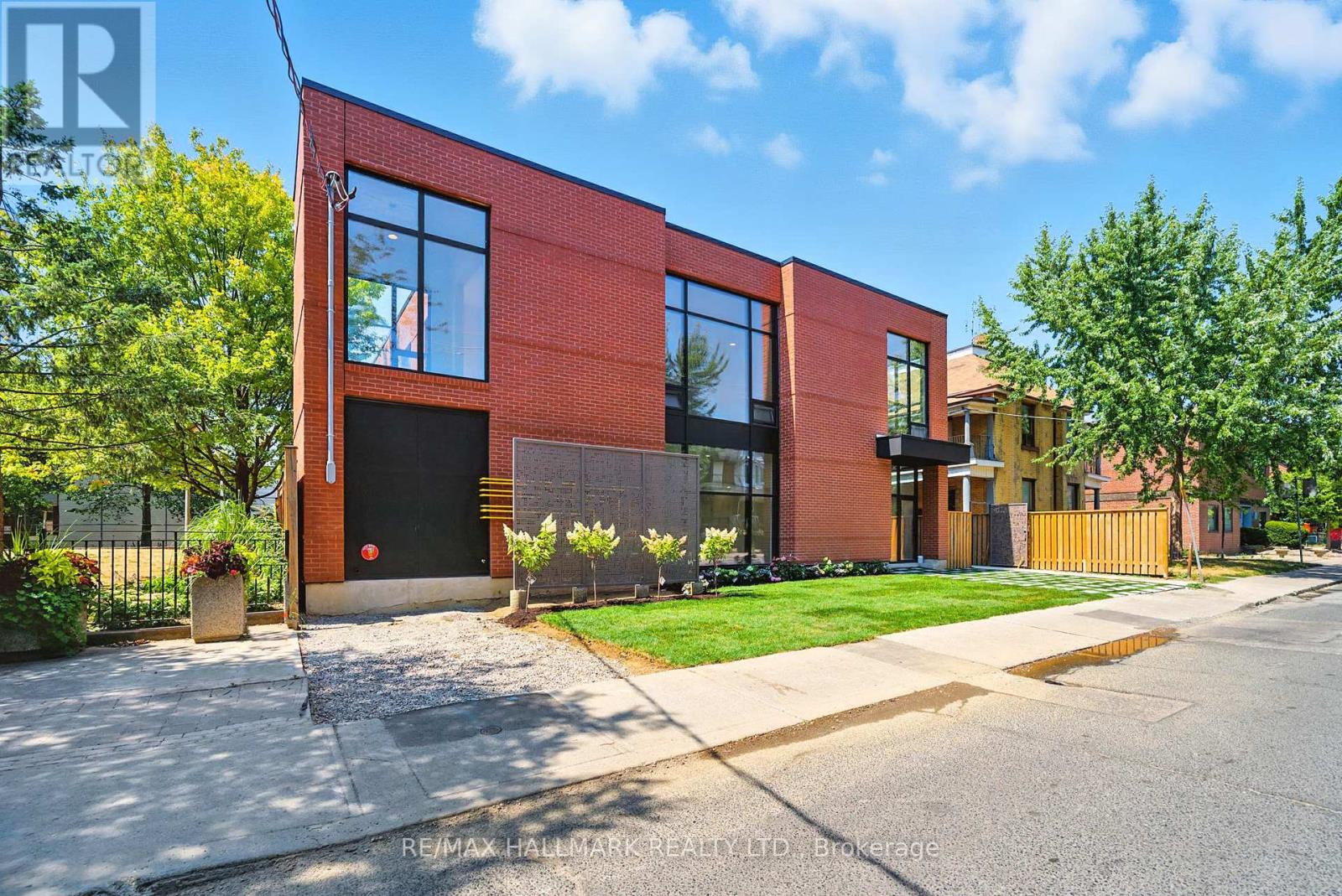 Photo 16 of 5 170 Perth Avenue, Toronto ON