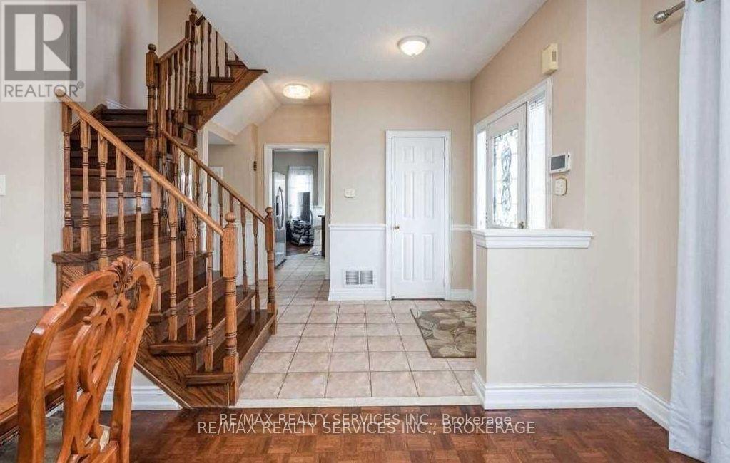 Photo 3 of 64 Blue Whale Boulevard, Brampton ON
