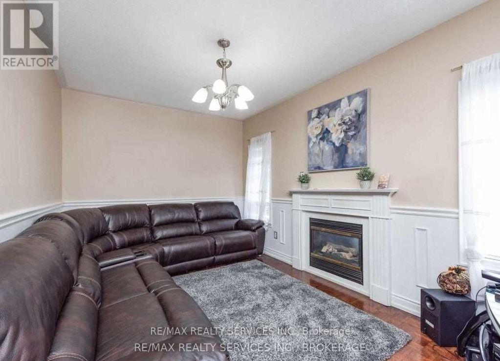 Photo 10 of 64 Blue Whale Boulevard, Brampton ON