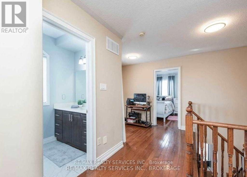 Photo 2 of 64 Blue Whale Boulevard, Brampton ON
