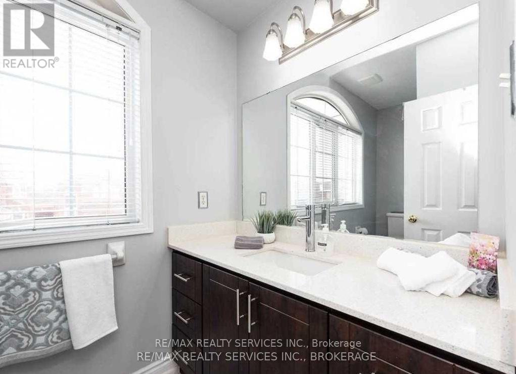 Photo 9 of 64 Blue Whale Boulevard, Brampton ON