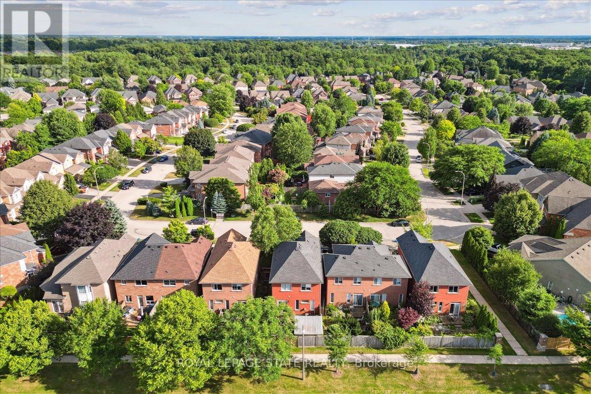 Photo 23 of 70 Moore Crescent, Hamilton ON