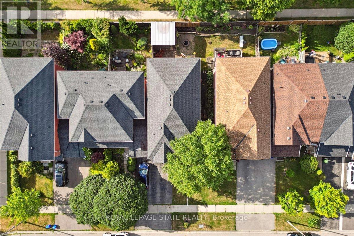Photo 34 of 70 Moore Crescent, Hamilton ON