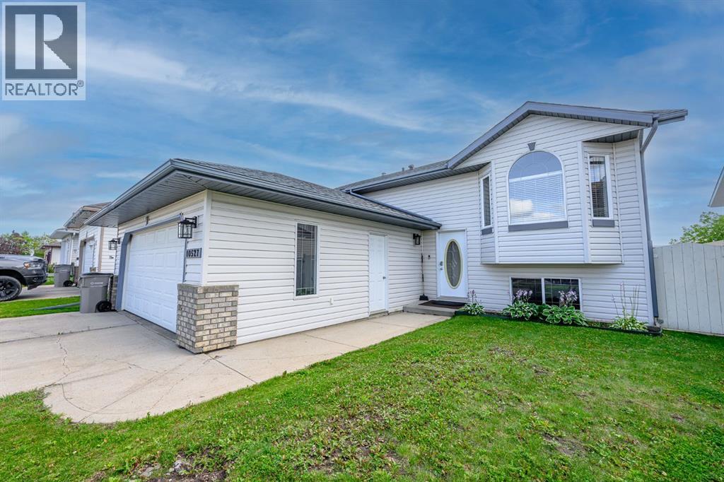 Photo 8 of 10527 119 Avenue, Grande Prairie AB
