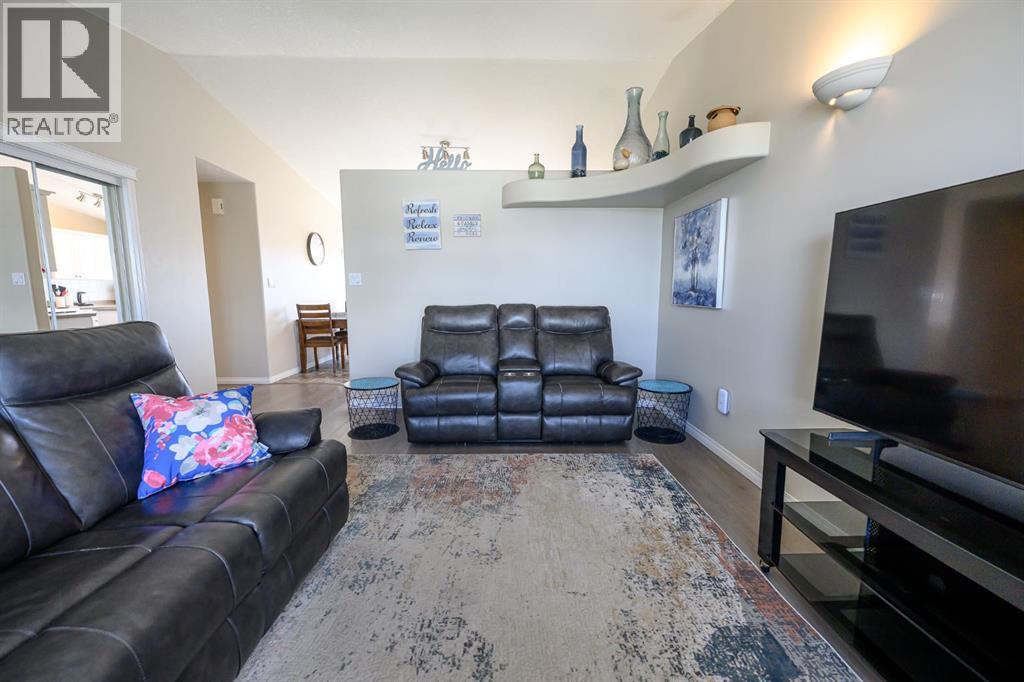 Photo 10 of 10527 119 Avenue, Grande Prairie AB