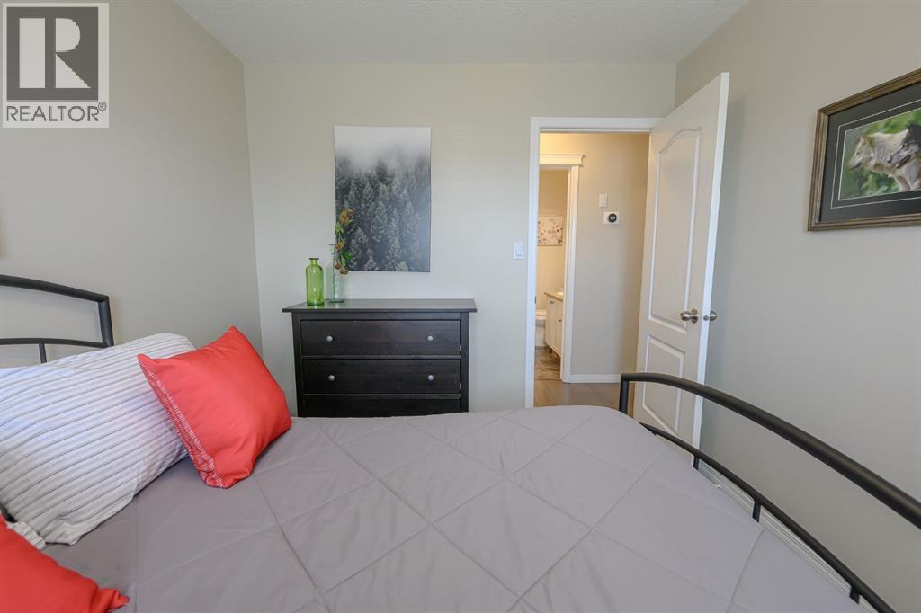 Photo 2 of 10527 119 Avenue, Grande Prairie AB