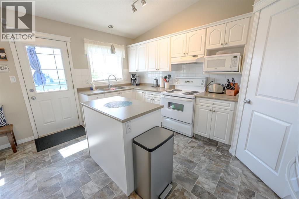 Photo 11 of 10527 119 Avenue, Grande Prairie AB