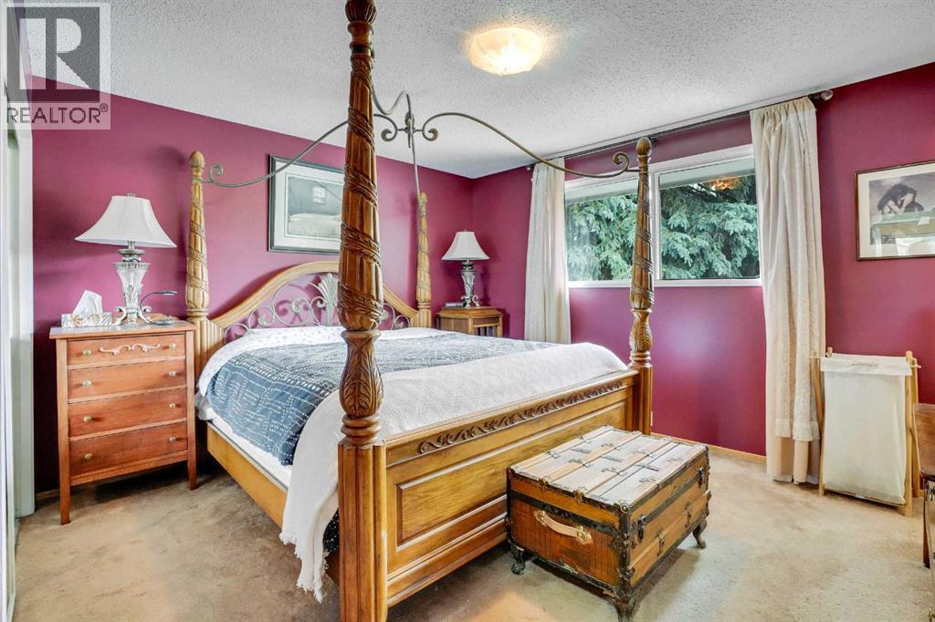 Photo 21 of 956 Parkvalley Way Se, Calgary AB