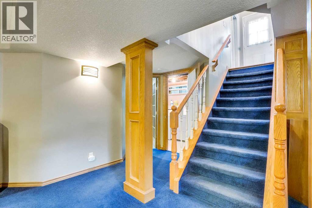 Photo 25 of 956 Parkvalley Way Se, Calgary AB