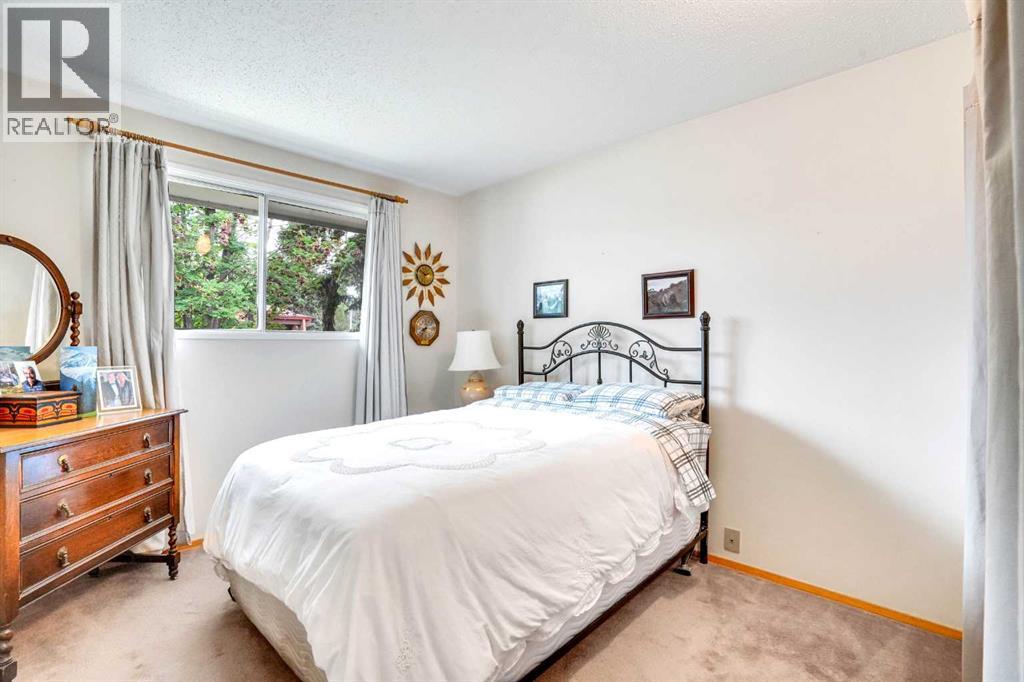 Photo 22 of 956 Parkvalley Way Se, Calgary AB
