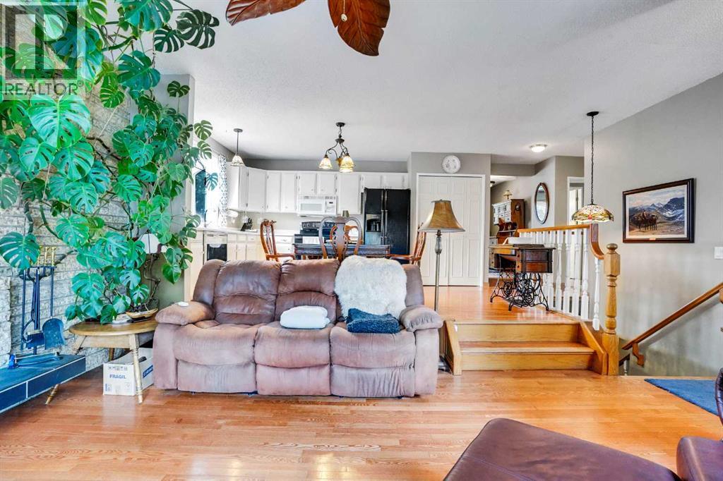 Photo 20 of 956 Parkvalley Way Se, Calgary AB