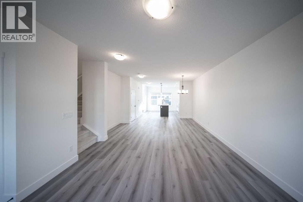 Photo 3 of 51 Baysprings Terrace Sw, Airdrie AB